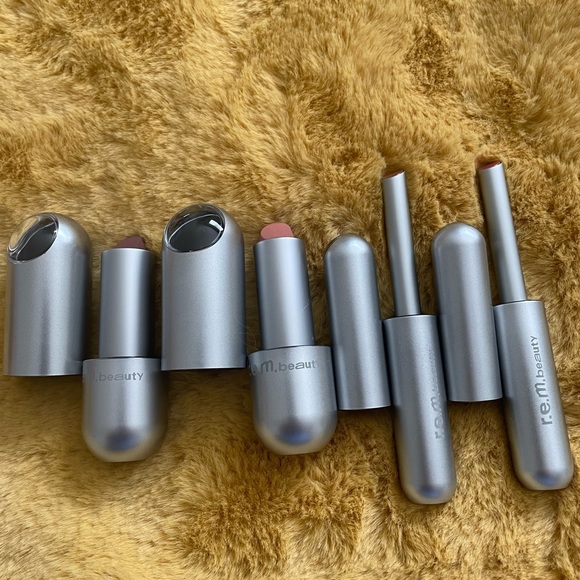 Cosmetics - Picture 2 of 9